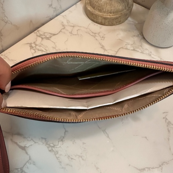 Michael Kors Jet Set Charm Leather Wristlet in Rose - Picture 6 of 9